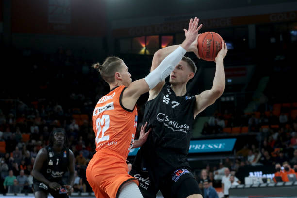 赛中的首发 赛中的首发